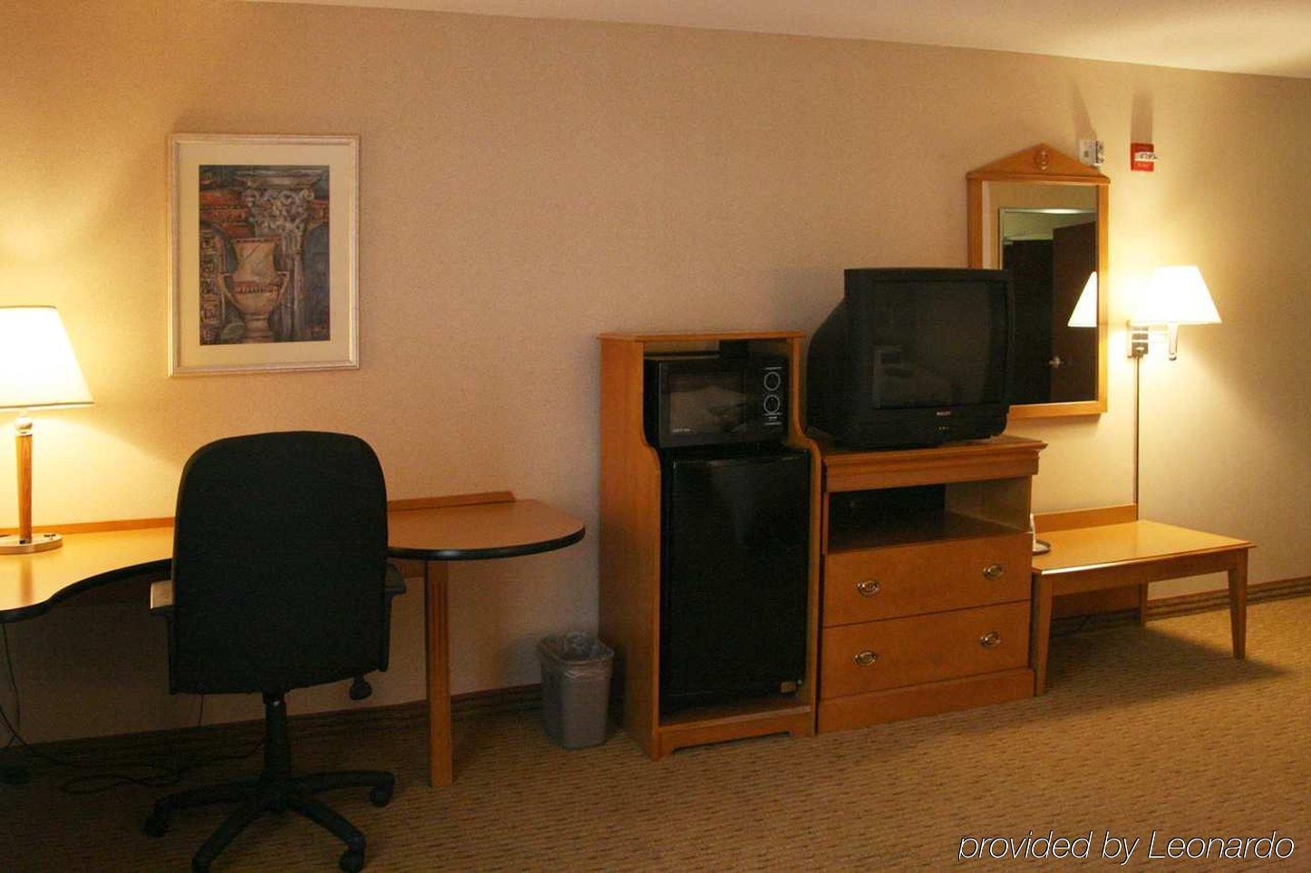 Hampton Inn & Suites Columbus Хиллиард Номер фото