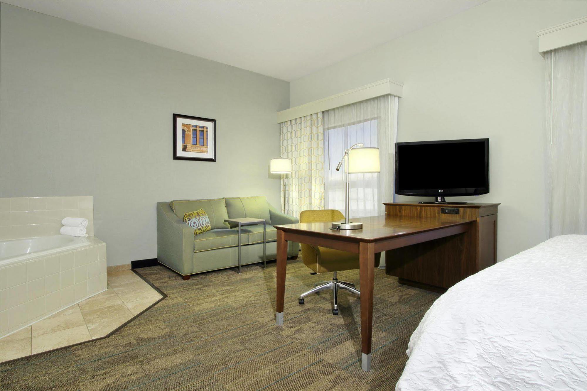 Hampton Inn & Suites Columbus Хиллиард Экстерьер фото